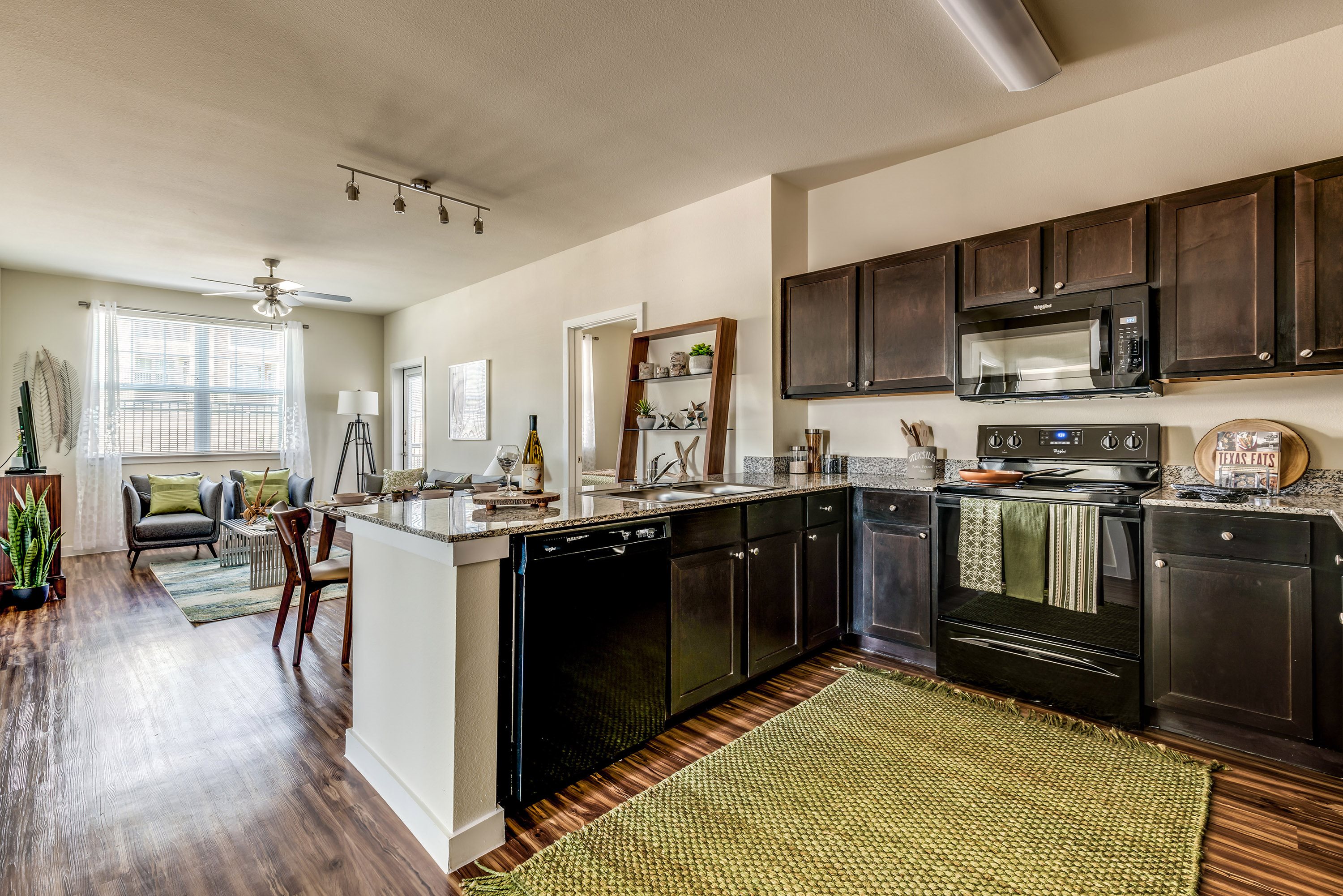 2900 Broadmoor Image 14