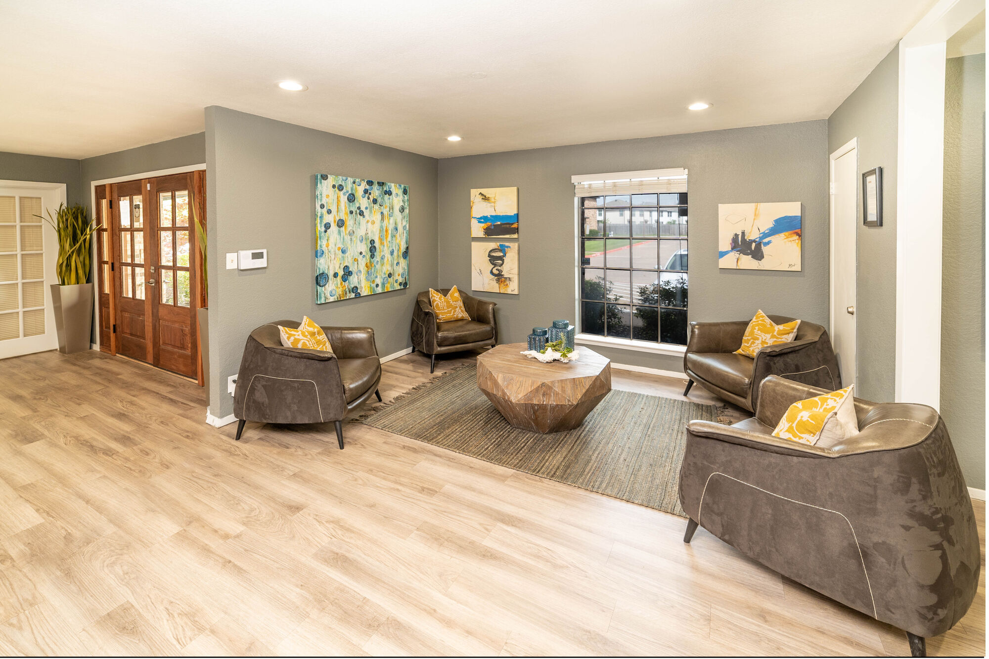 The Savoy Apartments Image 27