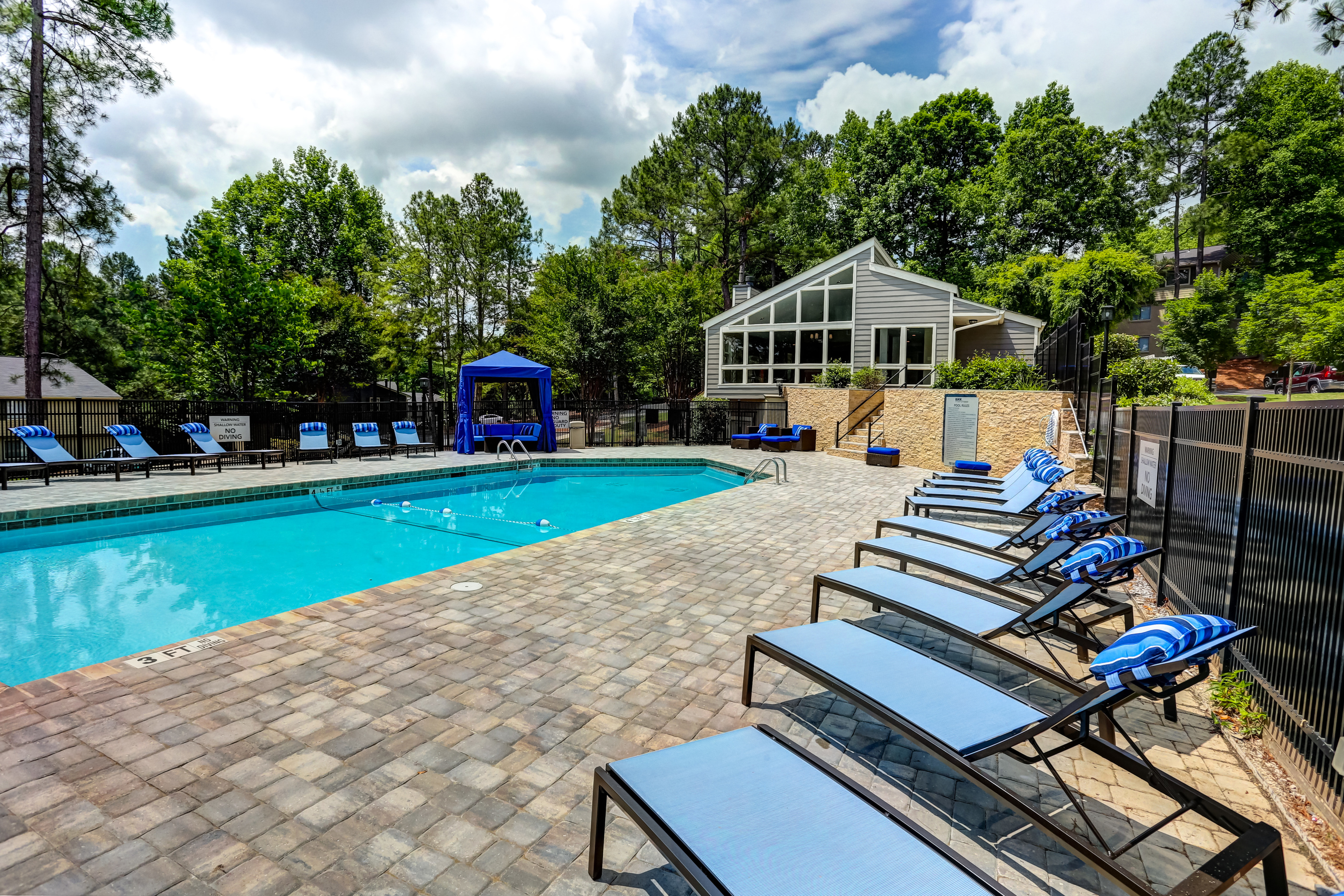 700 Riverchase Apartments Image 4