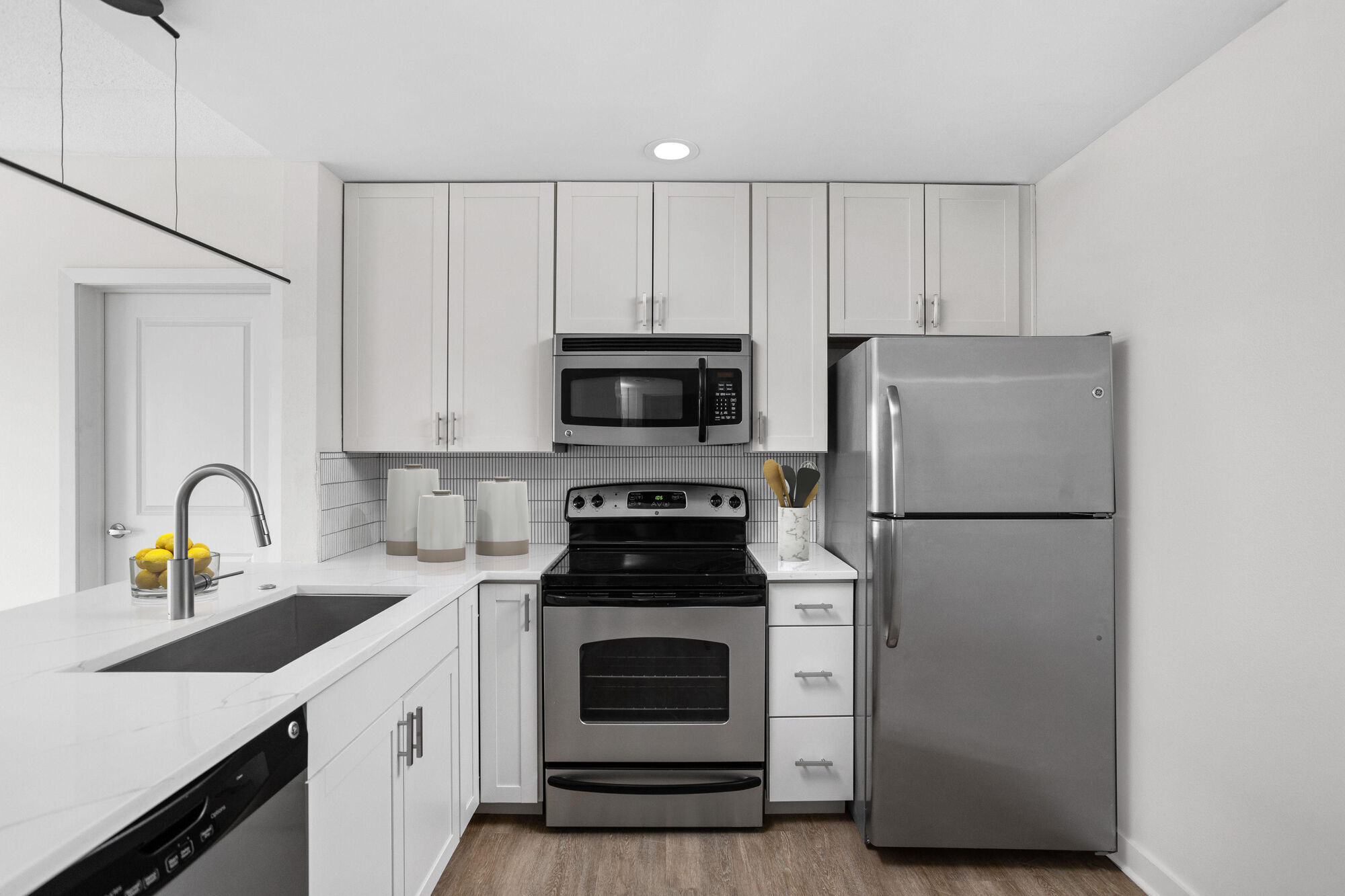 VITRA Apartments Image 4