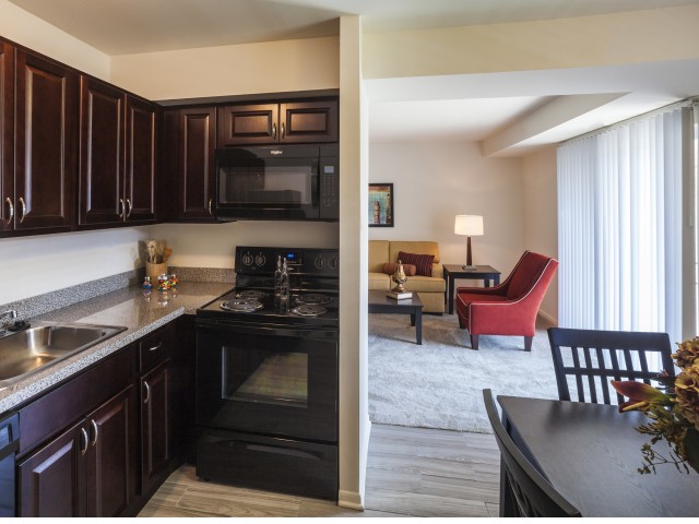 Orangewood Park Apartments Image 9