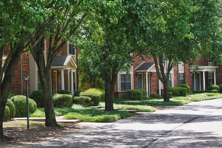 Monticello Apartments Image 3