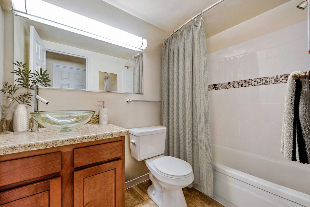 Silver Spring Towers Image 80