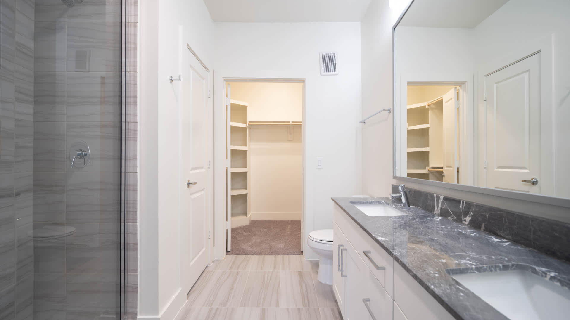 Olivian at the Realm Image 44