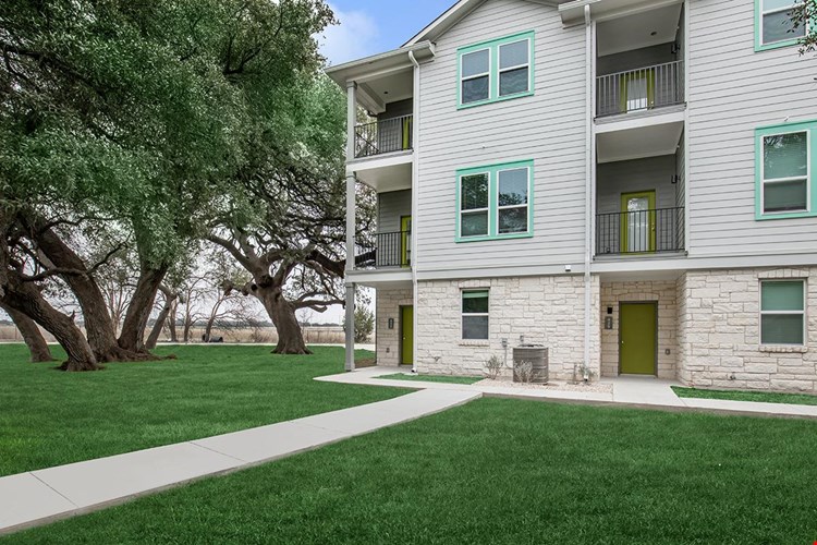 Trailside Oaks Image 18