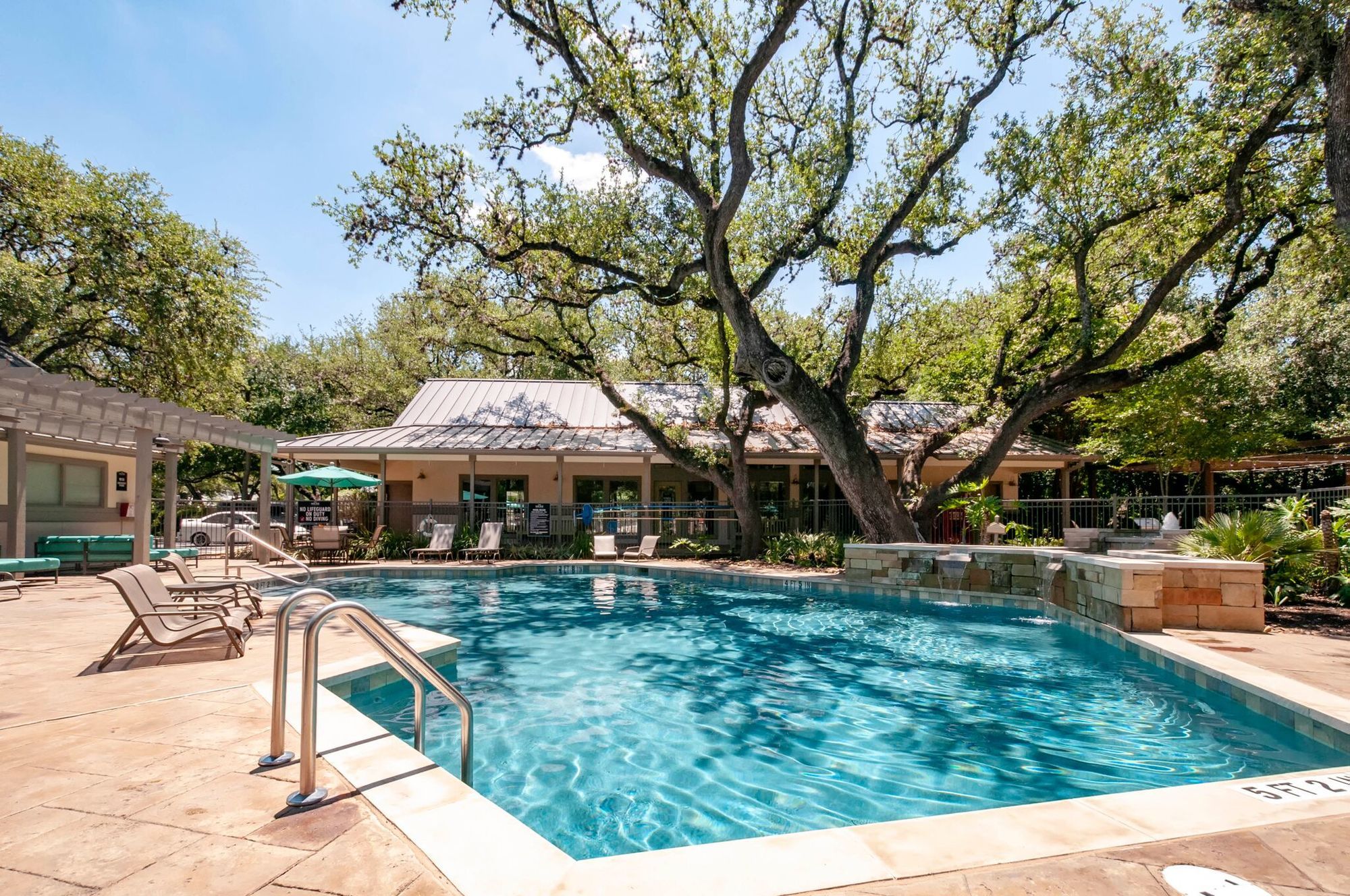 The Niche Apartments Image 3