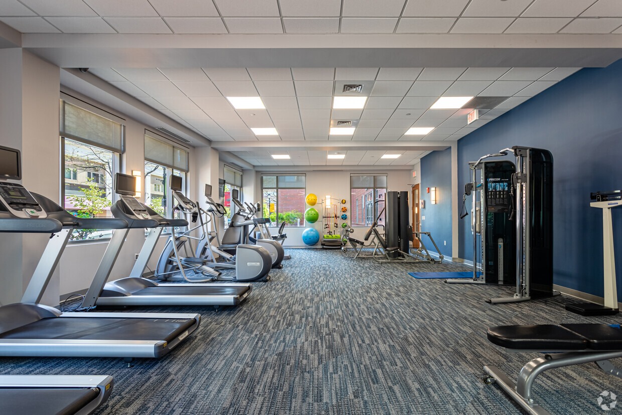 160 Pleasant Street Apartments Image 3