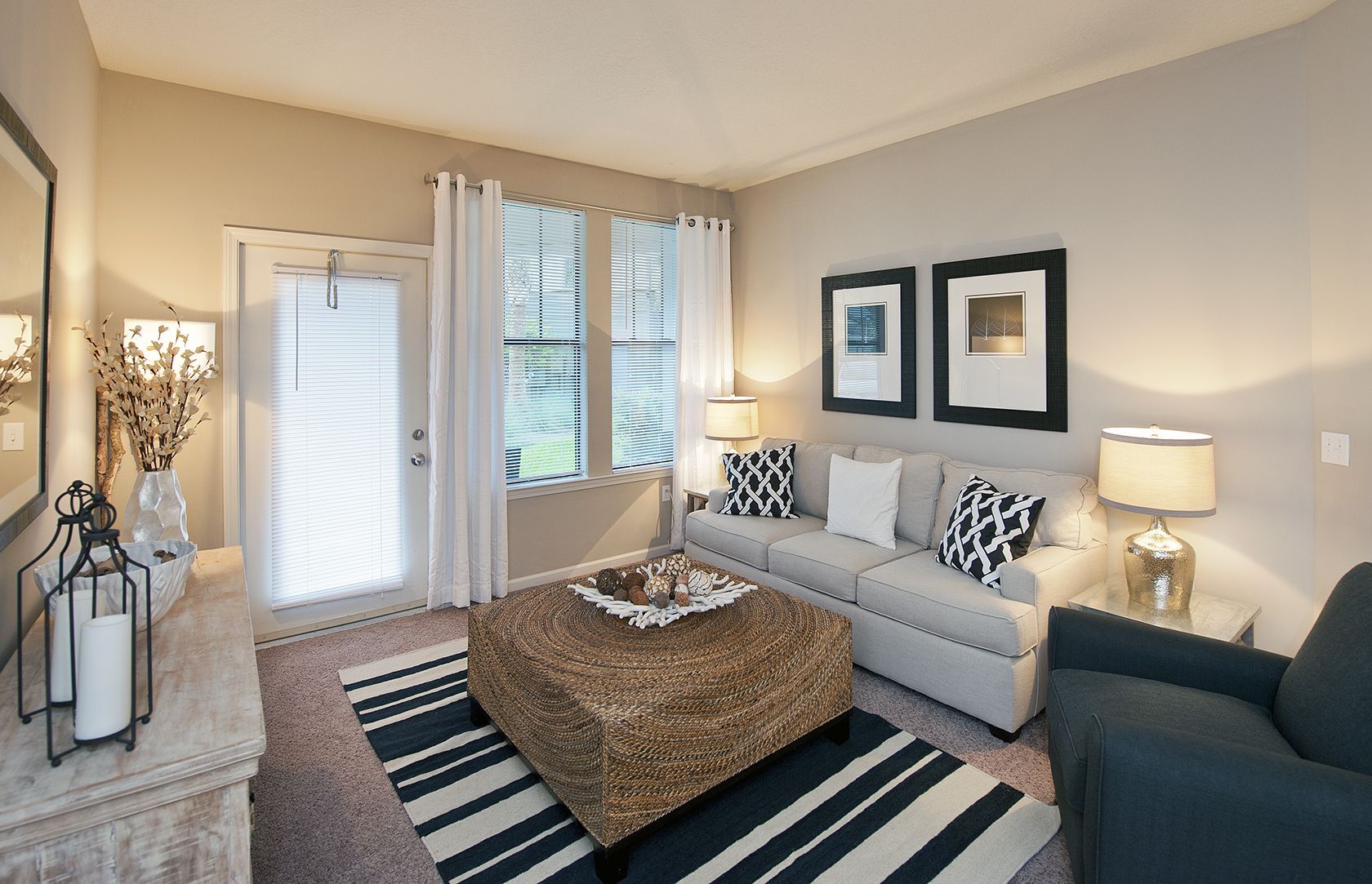 White Palm Apartments Image 4