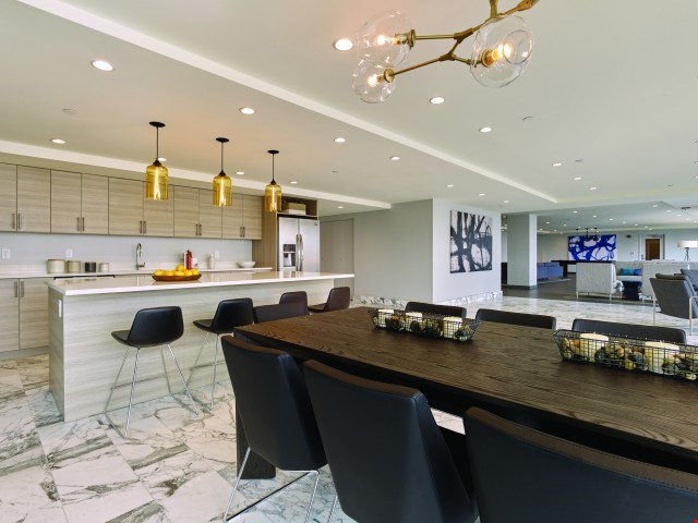 Hudson Lights Image 10