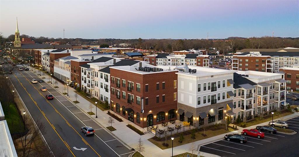 The Flats at Southlawn Image 2