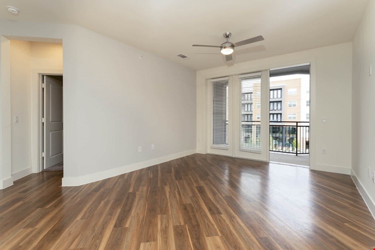 Olivian at the Realm Image 37