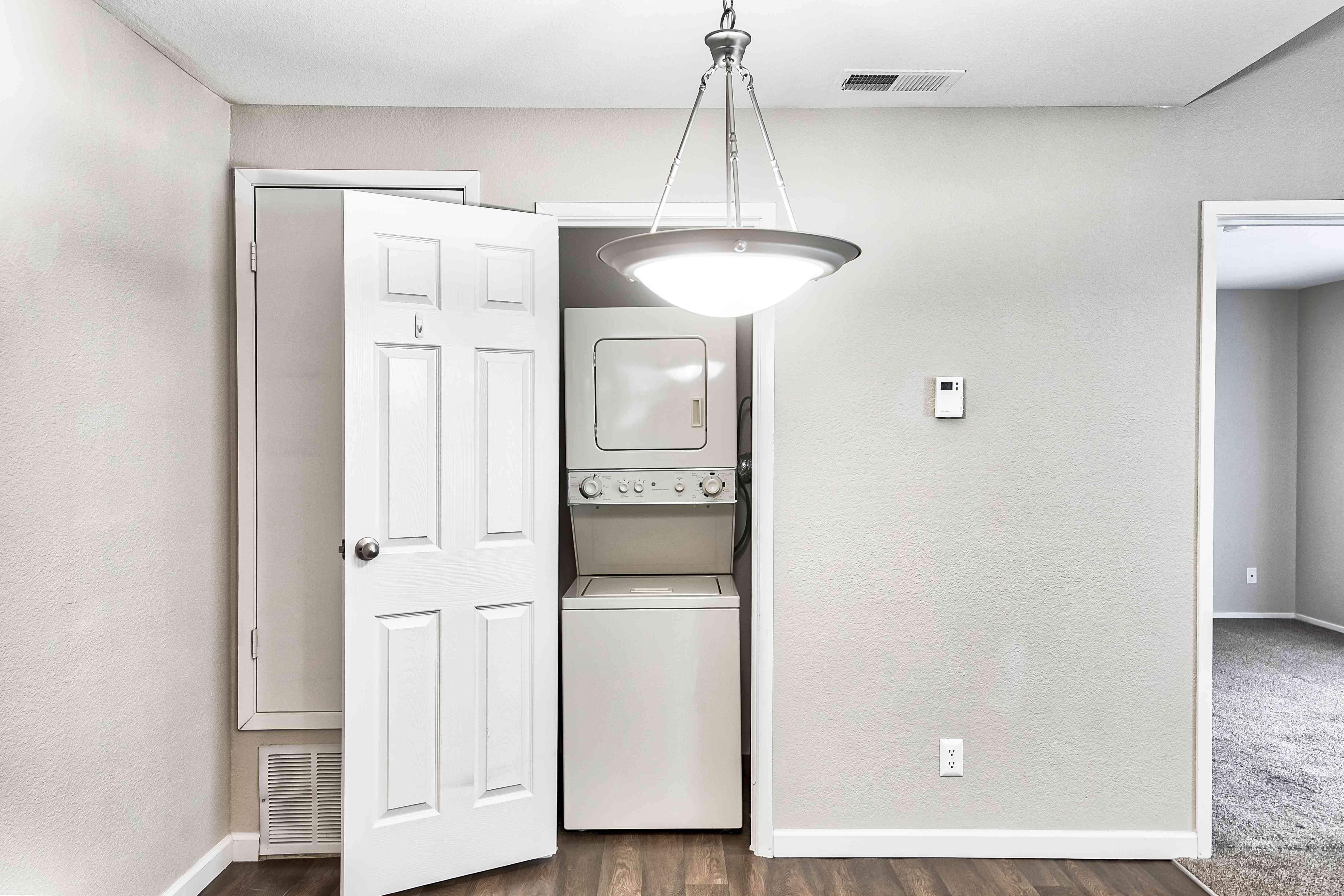The Lodge at McCarran Ranch Apartment Homes Image 2