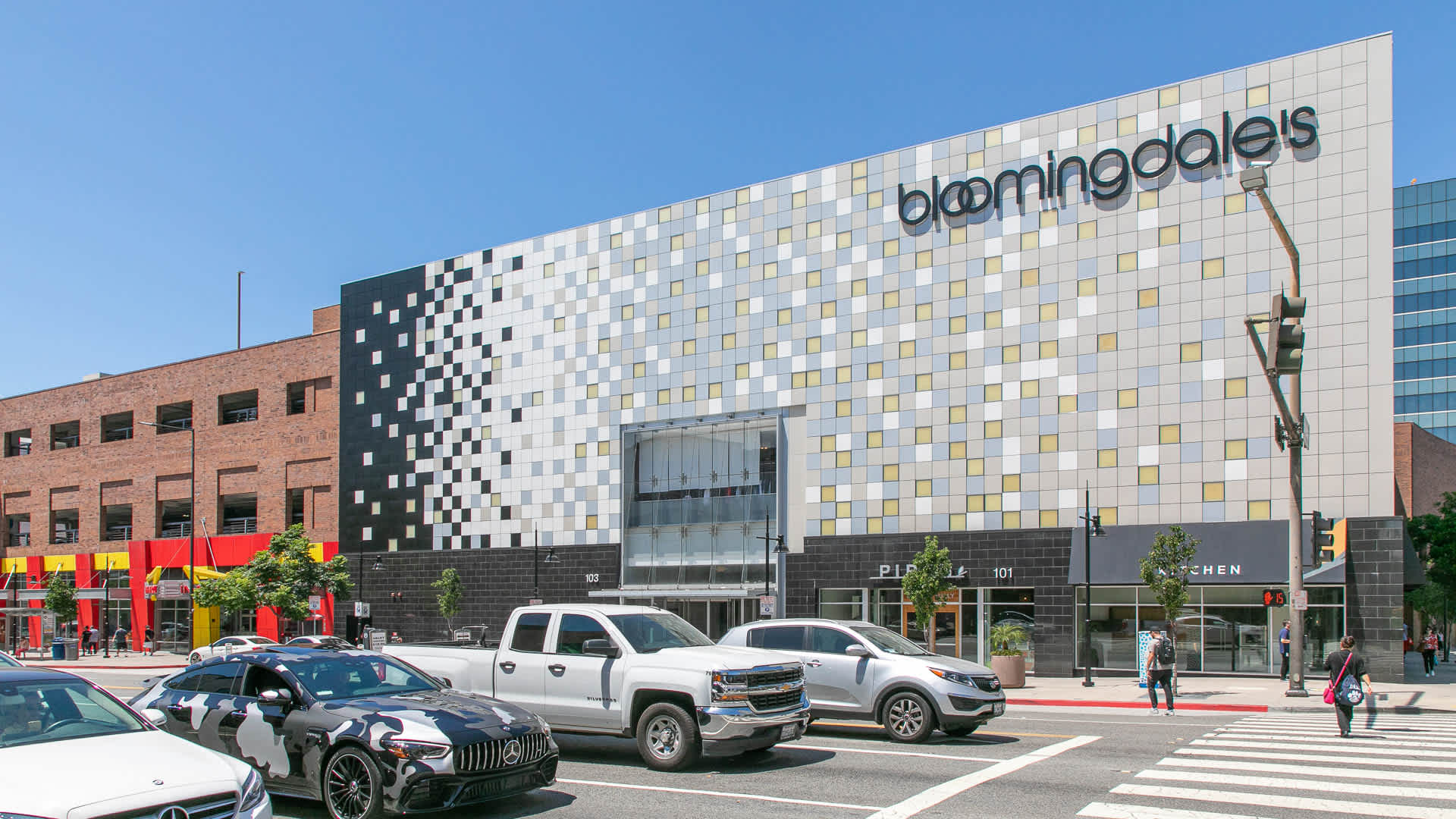 Eleve Lofts and Skydeck Image 31