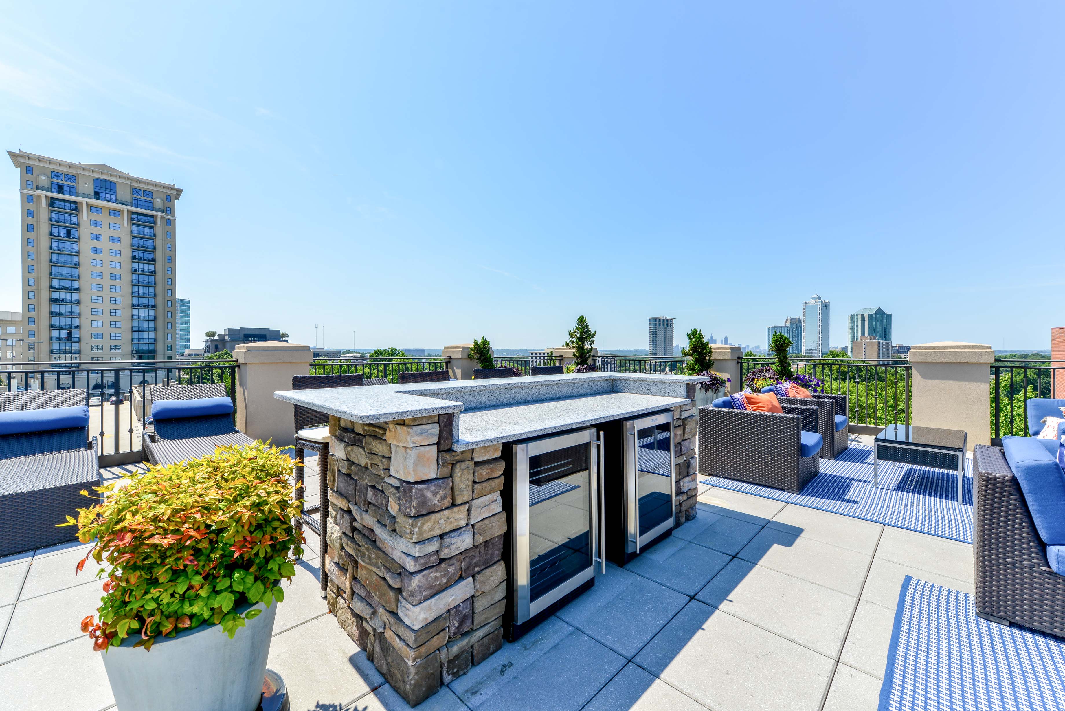 92 West Paces Image 8