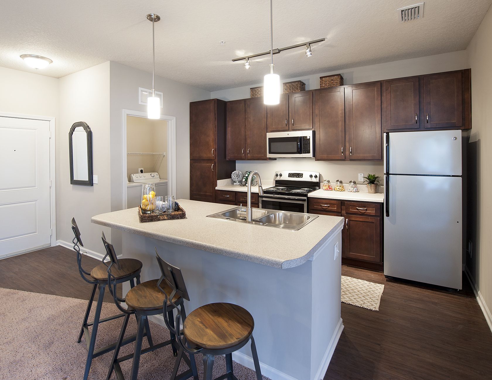 White Palm Apartments Image 2