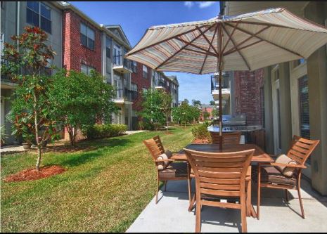 Mandeville Lake Apartments Image 13