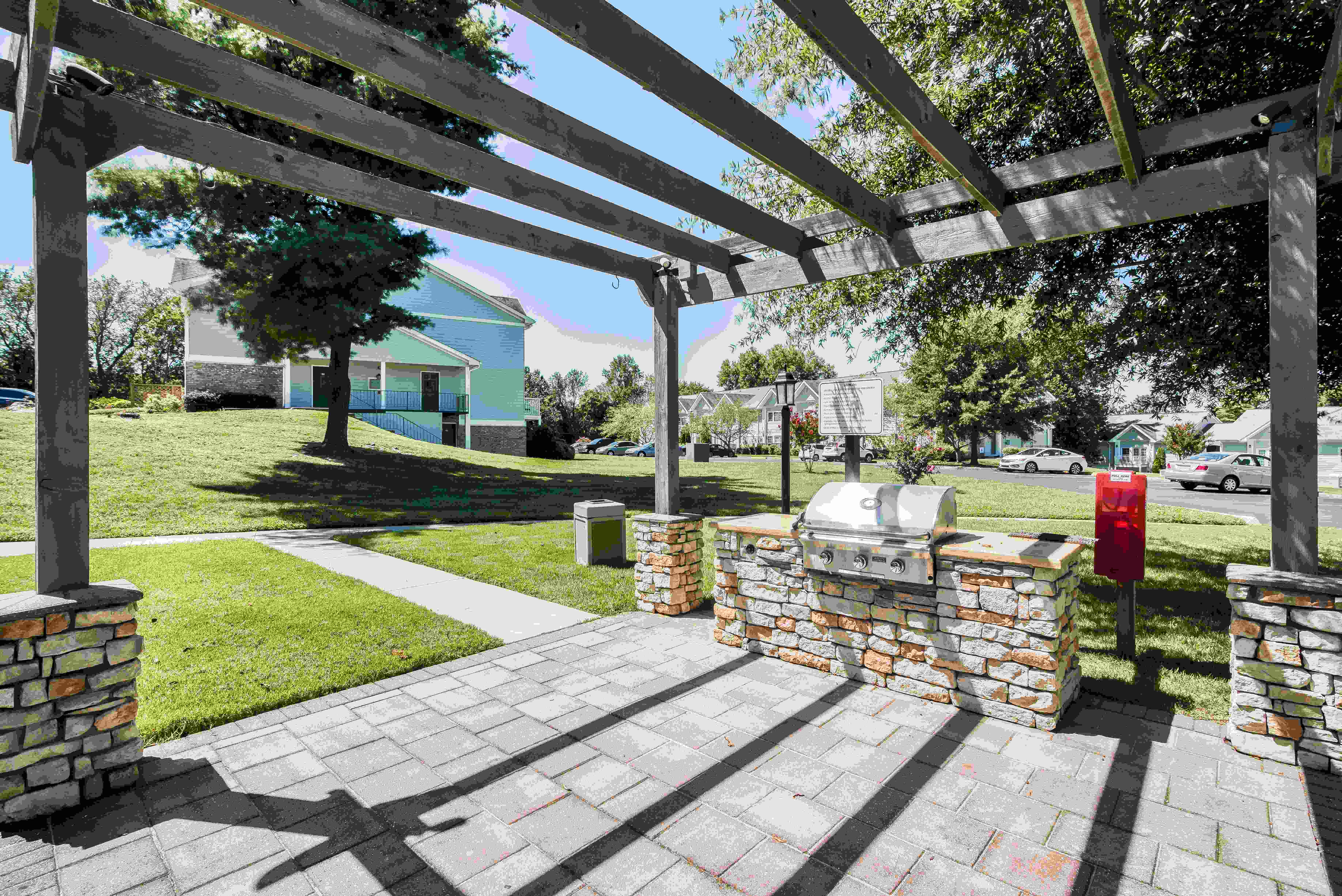 865 Bellevue Apartments Image 8