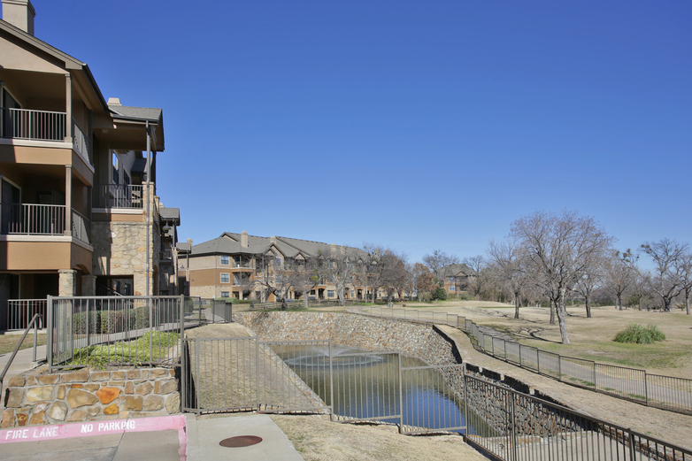 Village of Hawks Creek Image 4