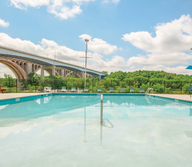 Valley Manor Luxury Apartments Image 1