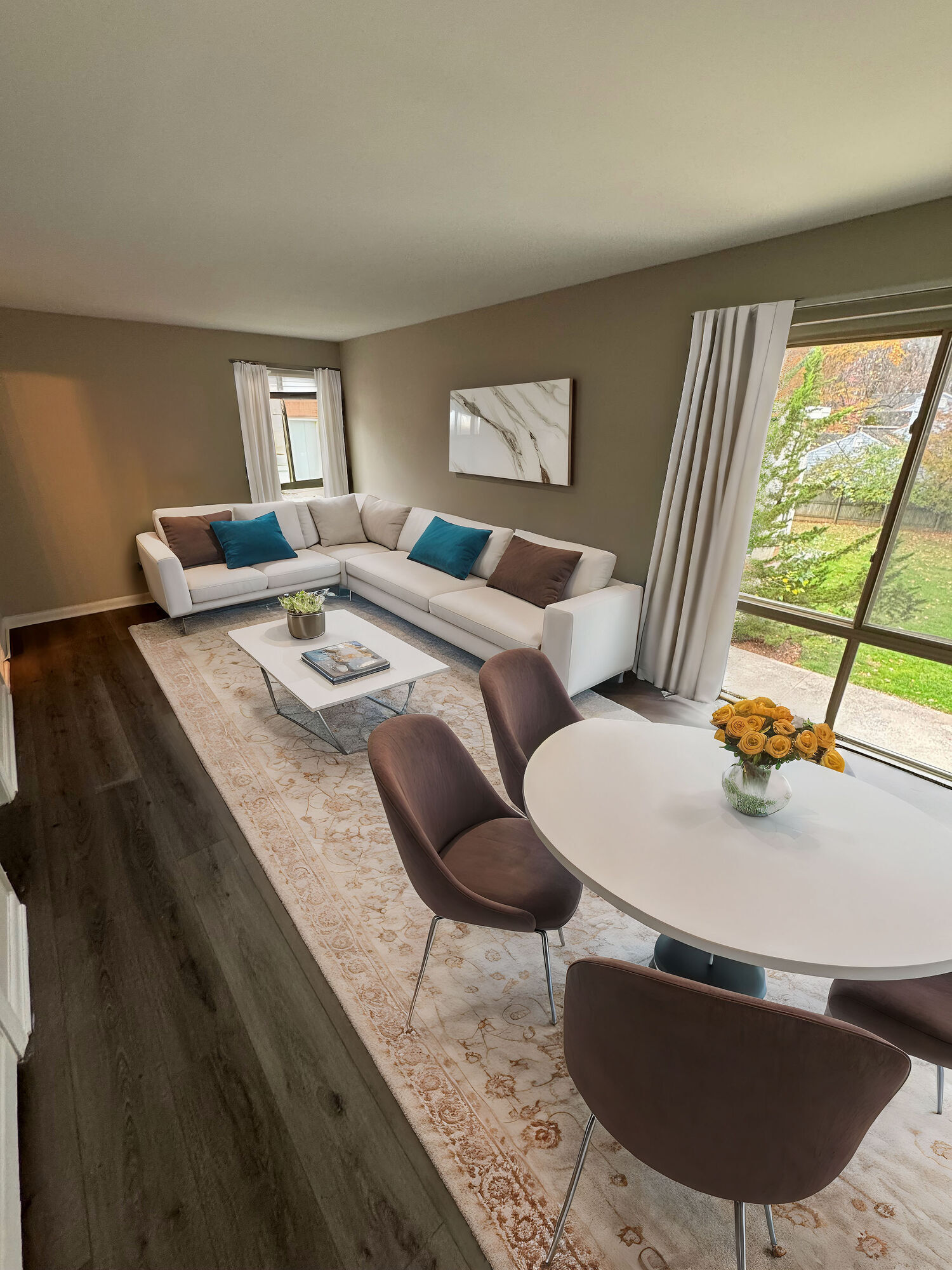 TOWNE CREST APARTMENTS Image 19