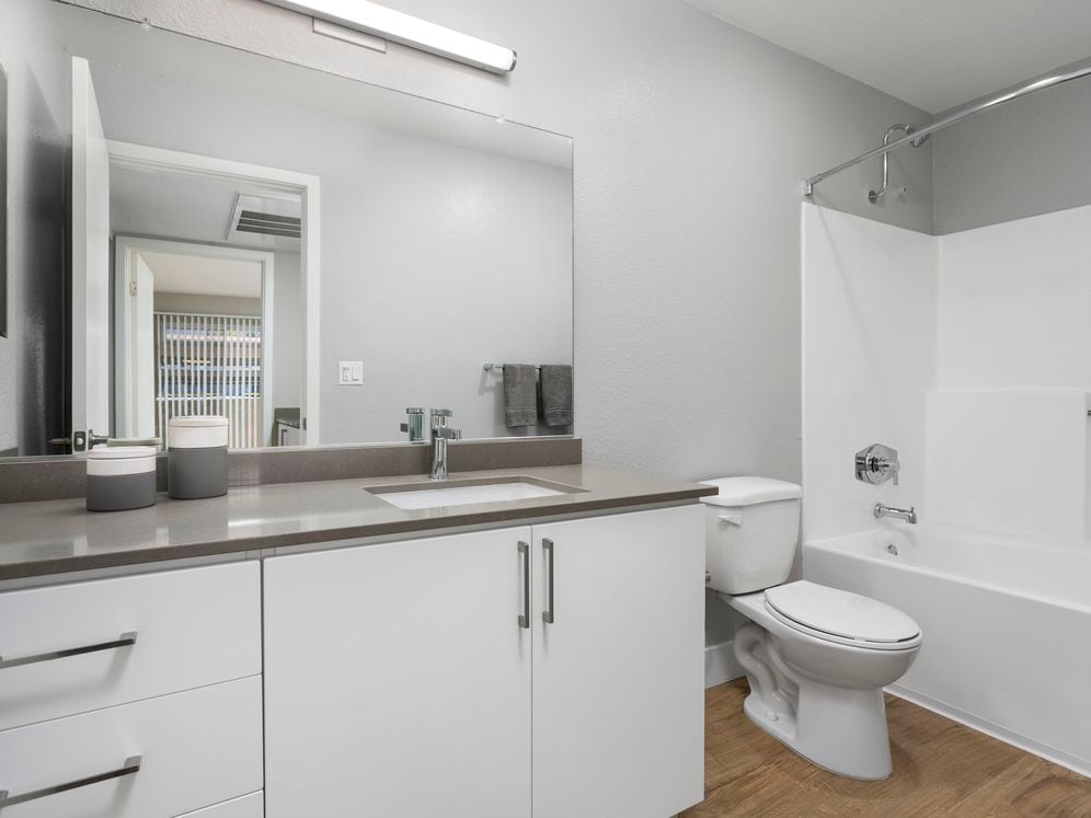 Finish Package II: Bathroom