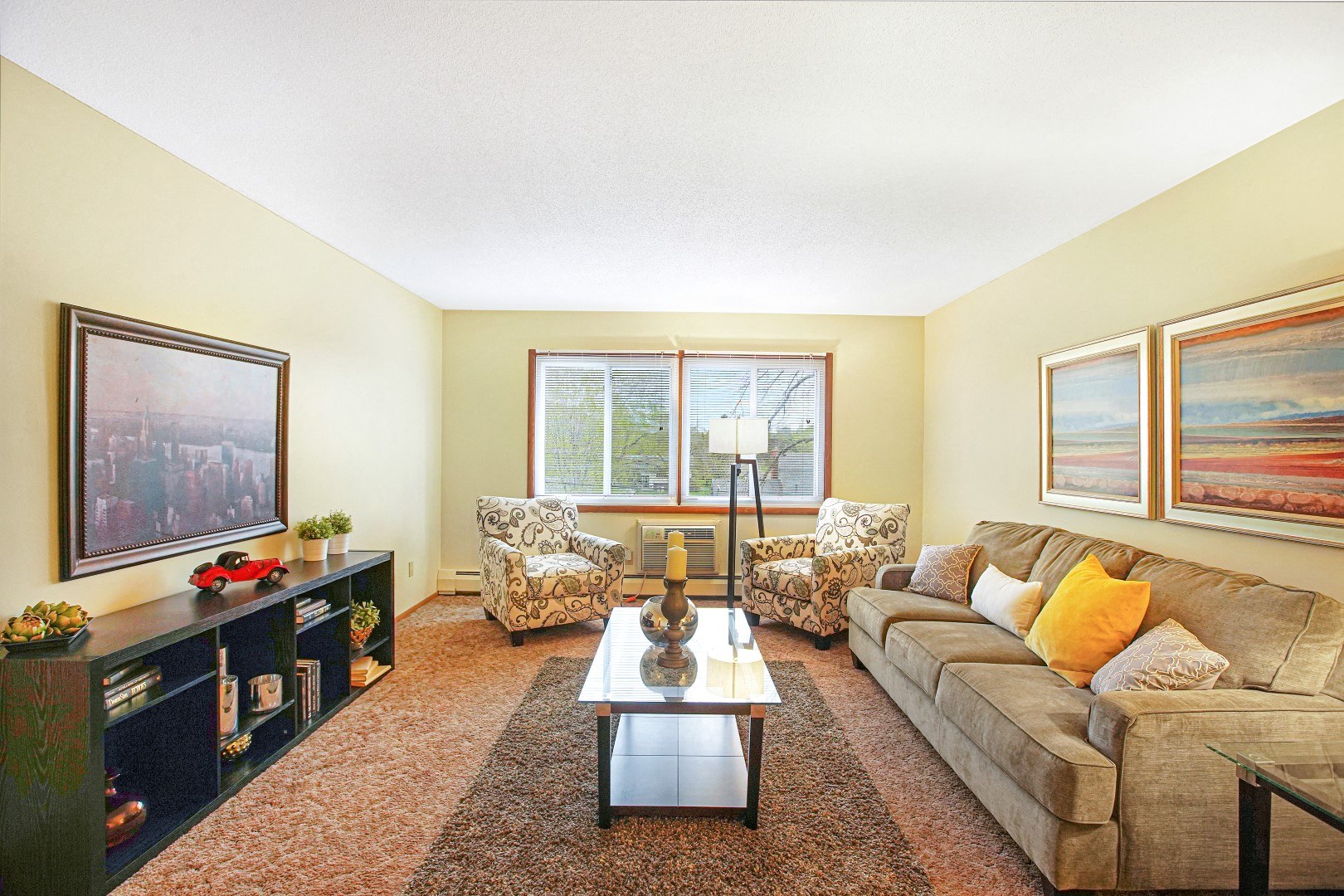 Moonraker Apartments Image 5