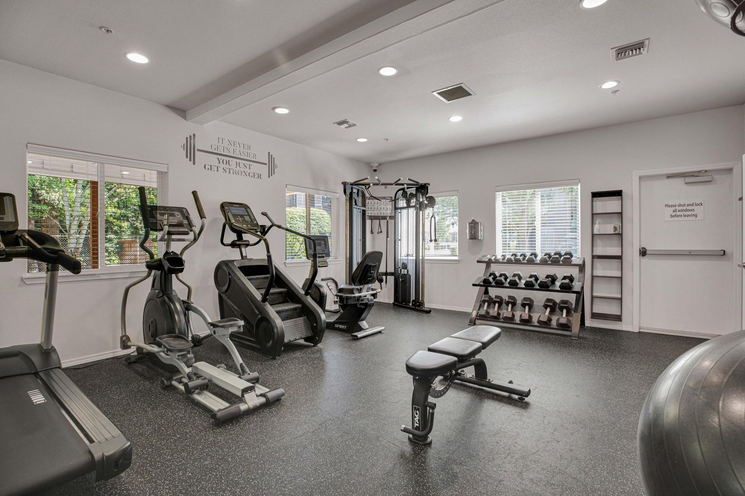 24/7 Gym