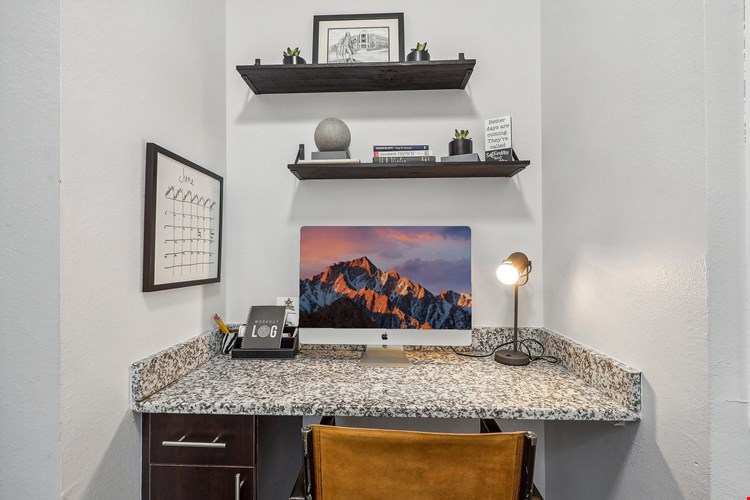 Lincoln at Fair Oaks Image 10