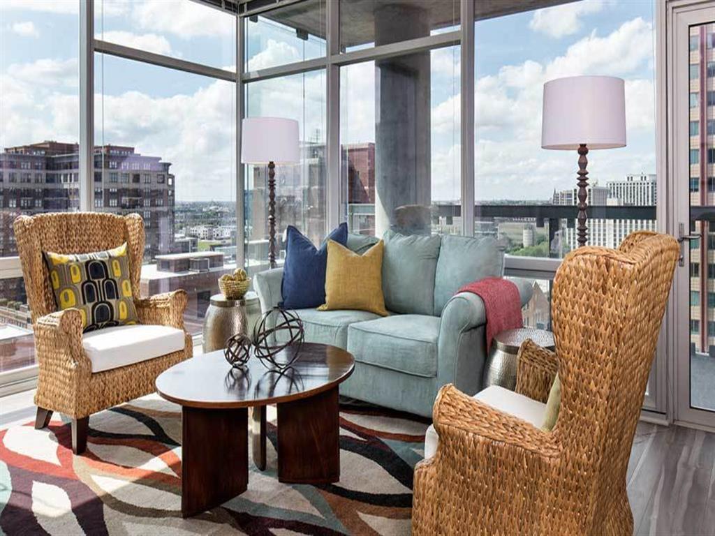 Eight O Five Image 8