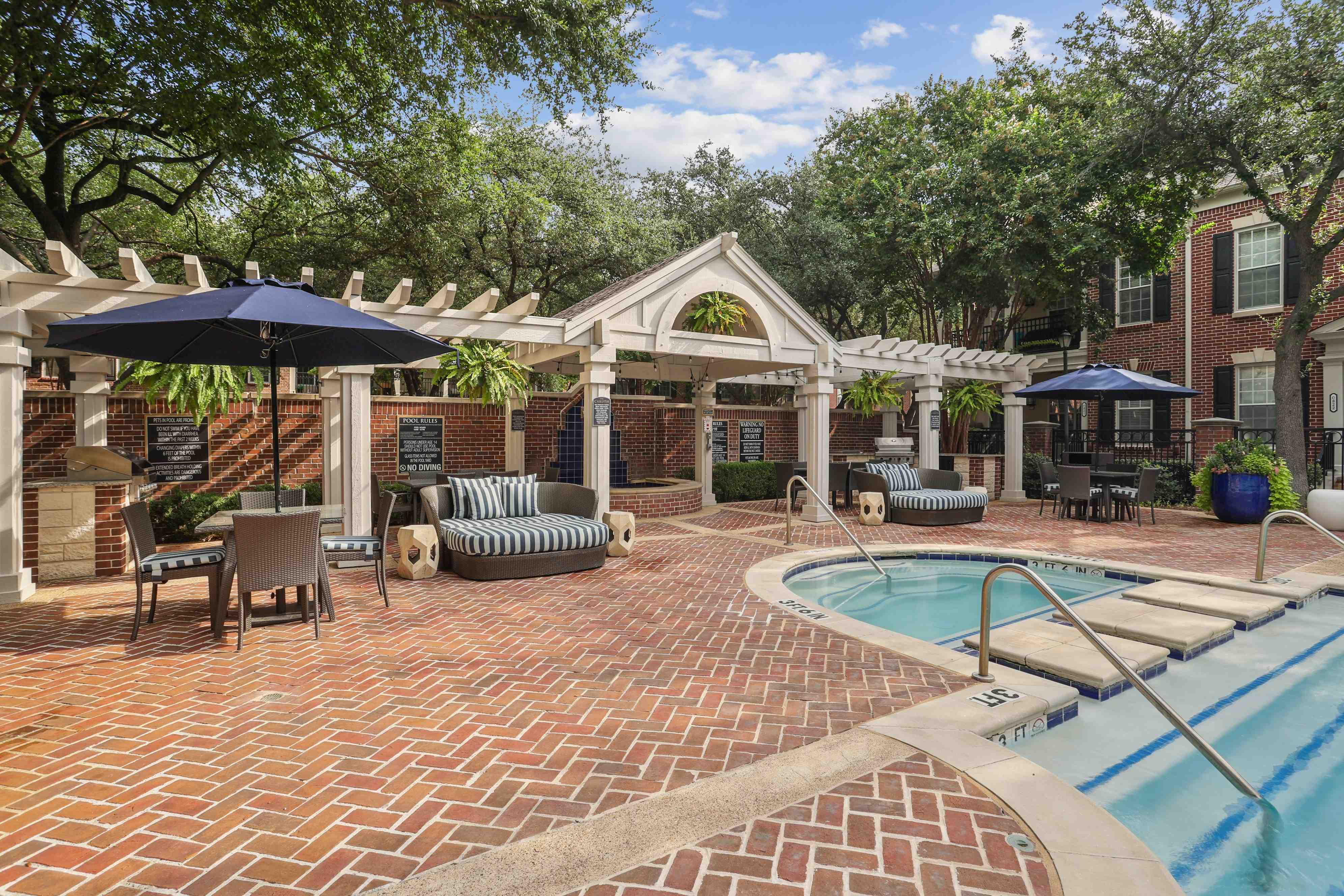 The Caruth Premier Townhome Apartments Image 31