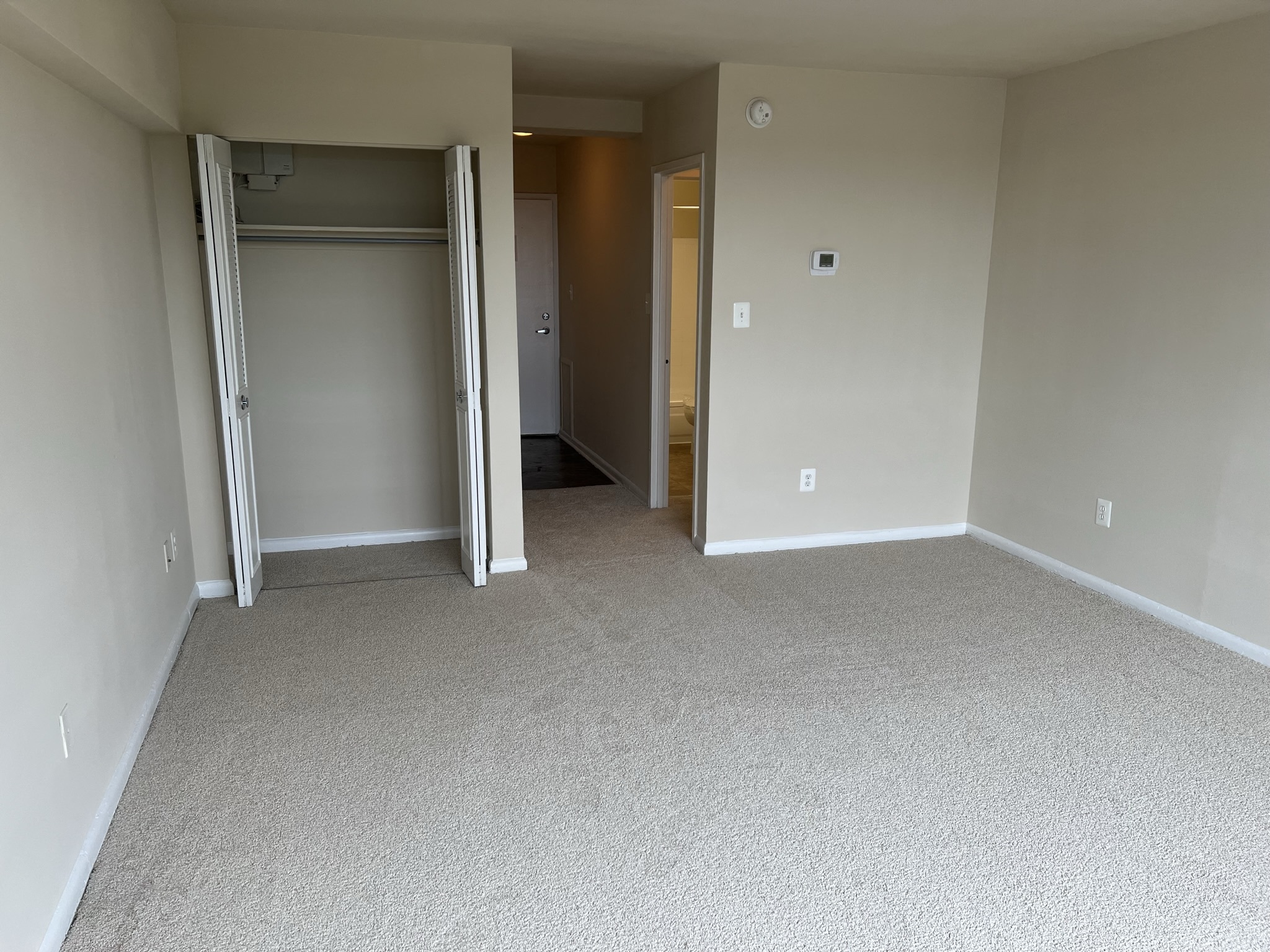 Silver Spring Towers Image 4