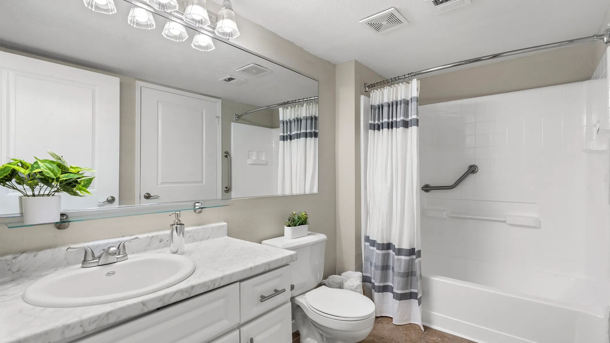 Promenade at Grand Image 46