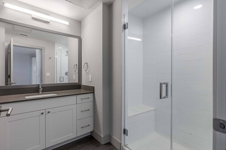 Encore Evans Station Apartments Image 34