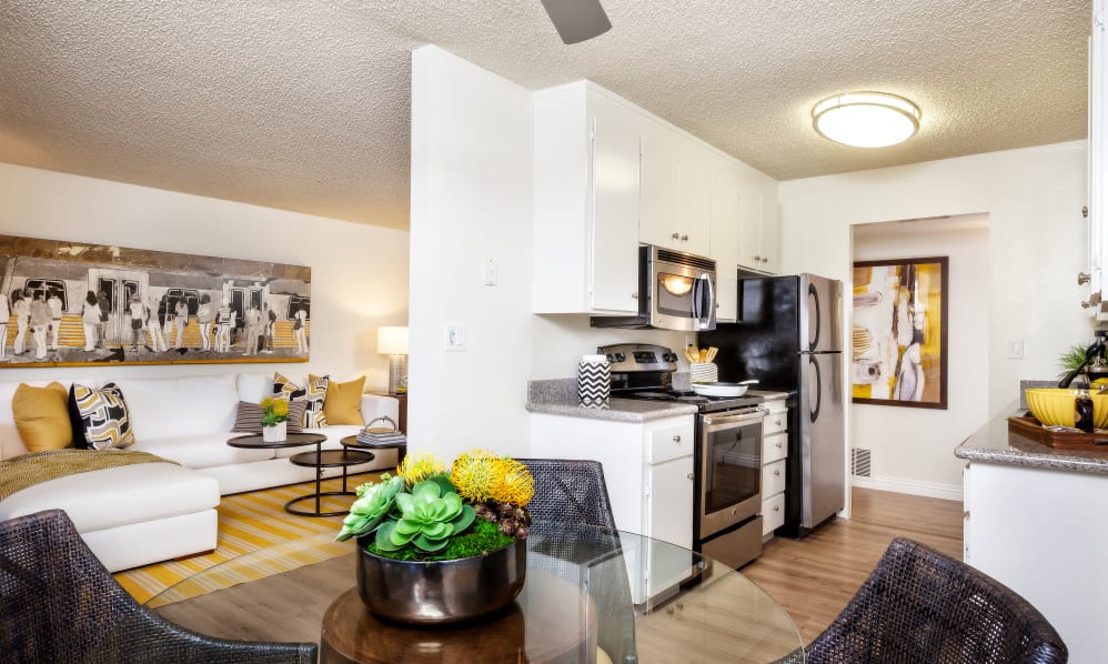 The Shadows Apartments Image 3