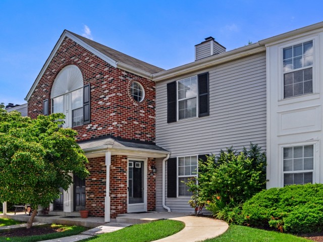 Victoria Crossing Apartments Image 1