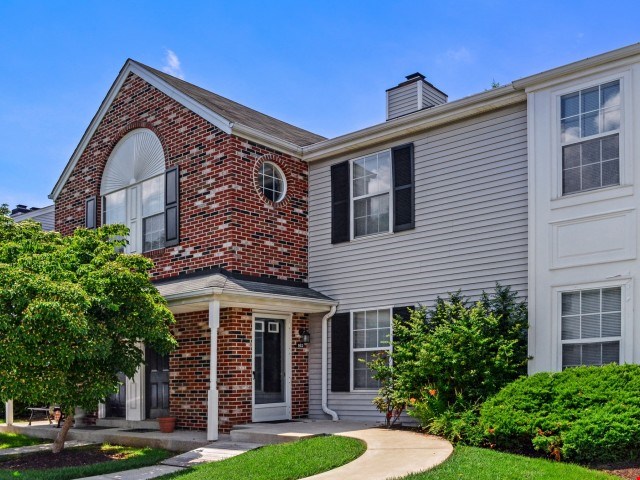 Victoria Crossing Apartments Image 1