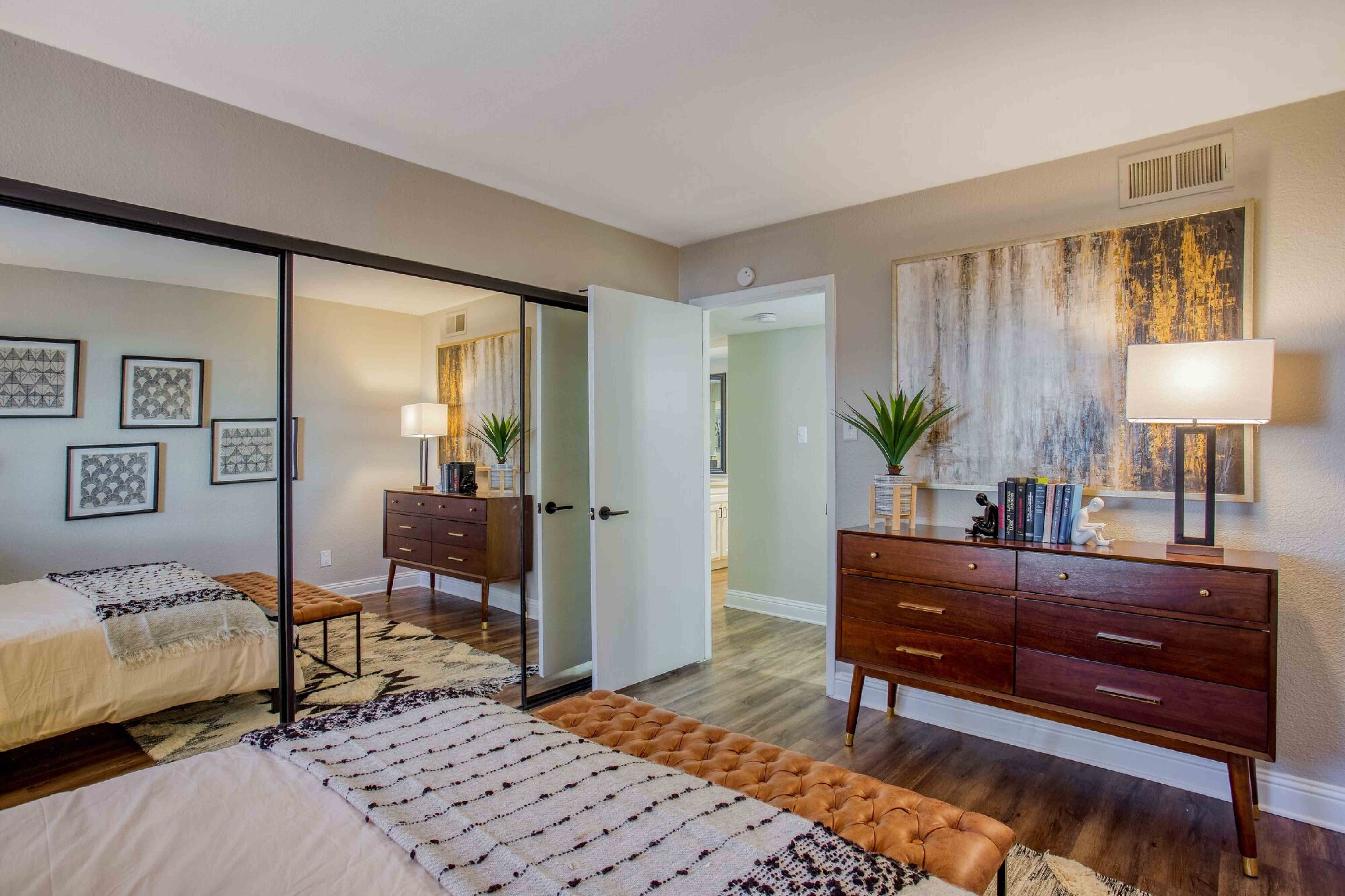 Verlaine on the Parkway Image 16