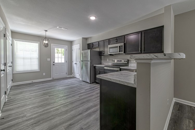 Center Pointe Townhomes Image 33