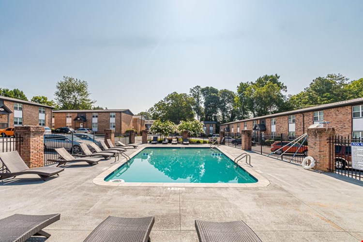 Georgian Oaks Image 1