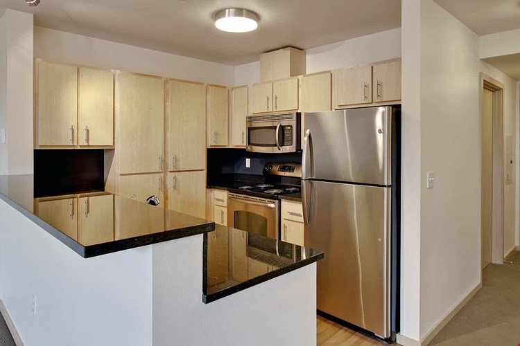 Chloe on Union Image 15