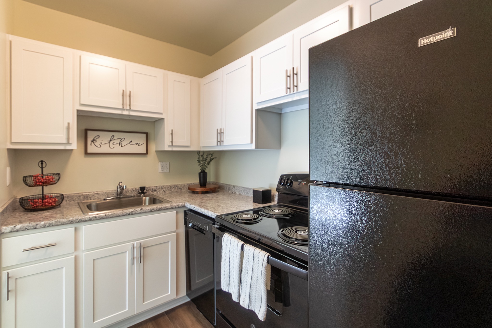 Romaine Court Image 3