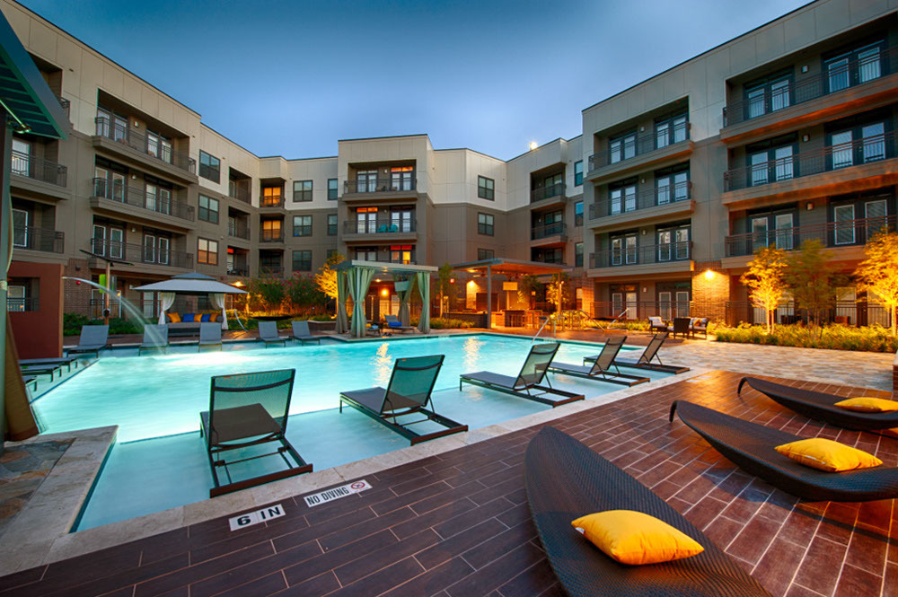 Pool Lounge