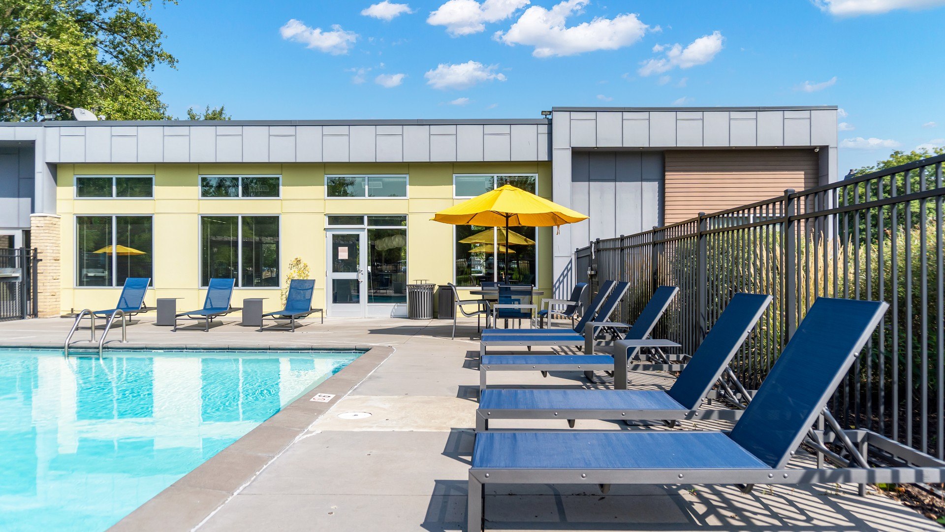 Shoreview Grand Image 25