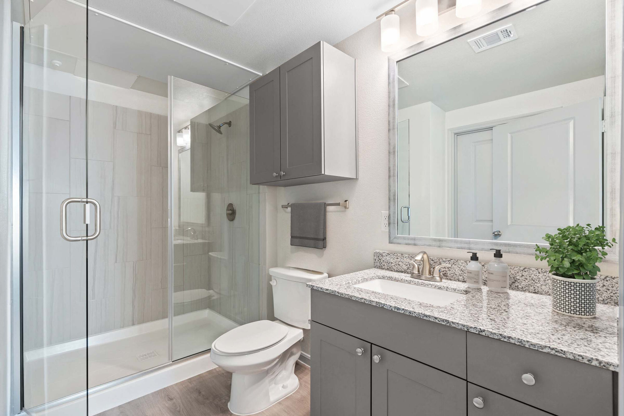 Camden Leander Image 11