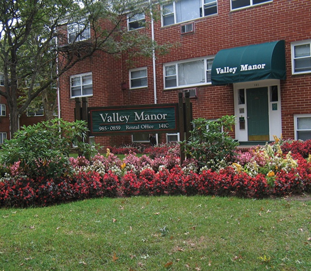Valley Manor Luxury Apartments Image 3