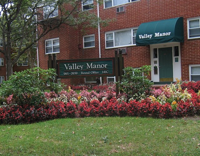 Valley Manor Luxury Apartments Image 3