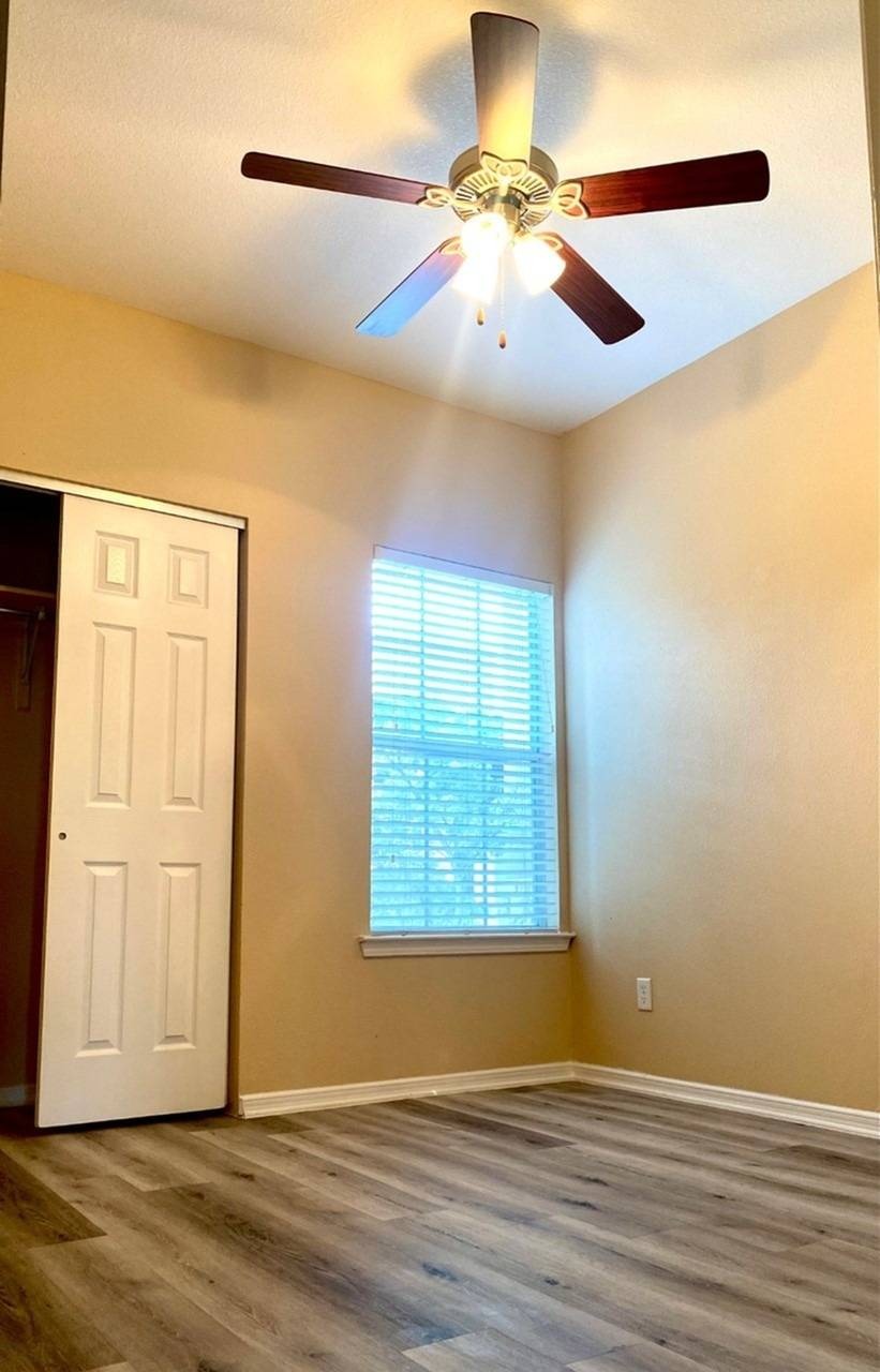 Ashton Parke Image 7