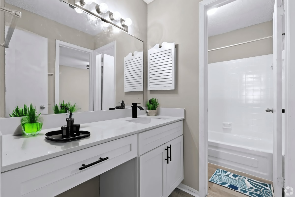 Arlington Oaks Image 8