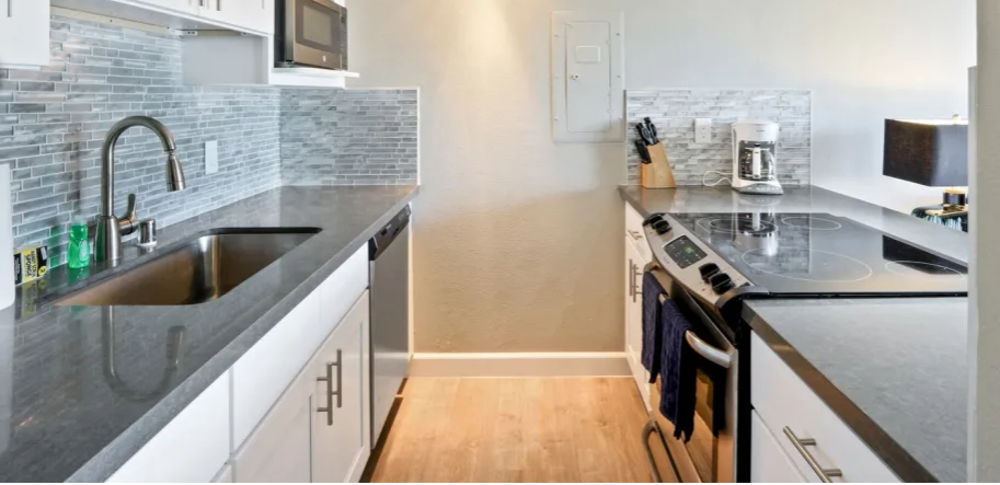 Marina Tower Image 4