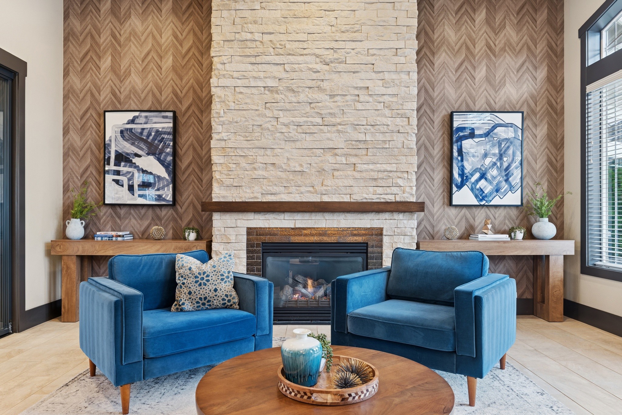 Fireplace Lounge